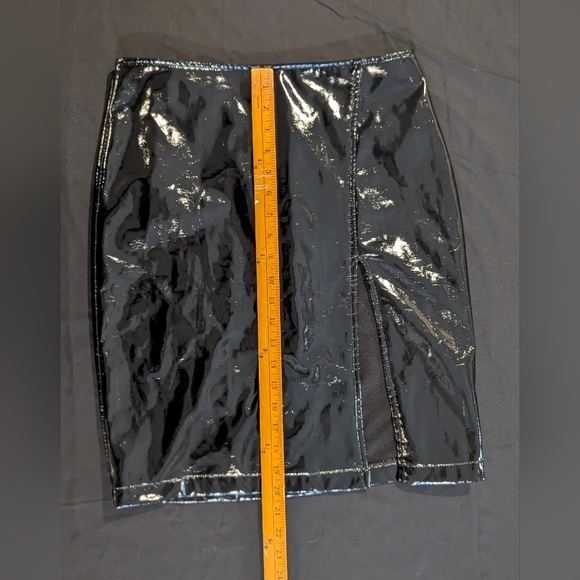 Honey Punch Shiny Black Vinyl Skirt M - Picture 5 of 11